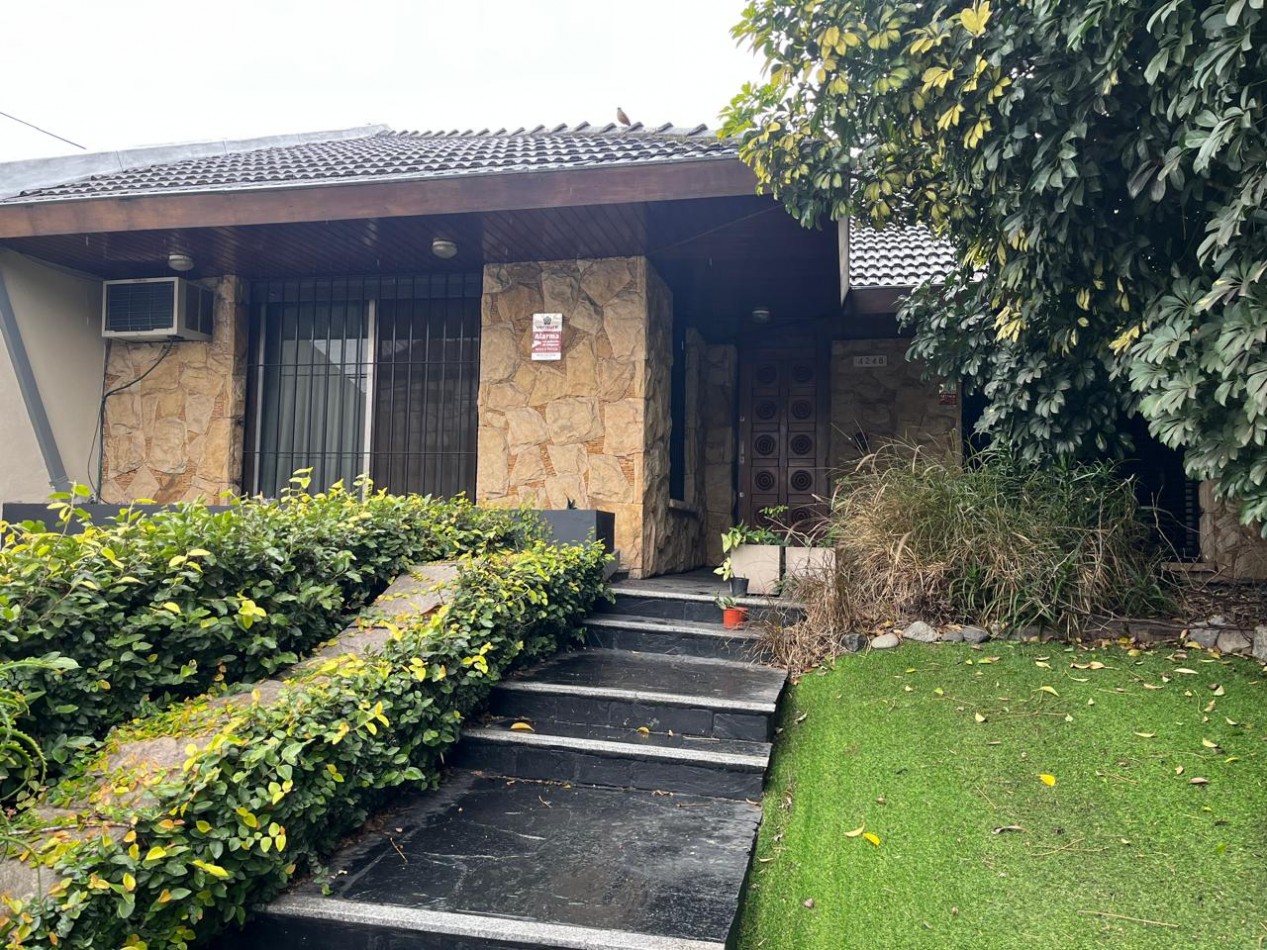 Chalet en Olivos: 6 ambiente en venta