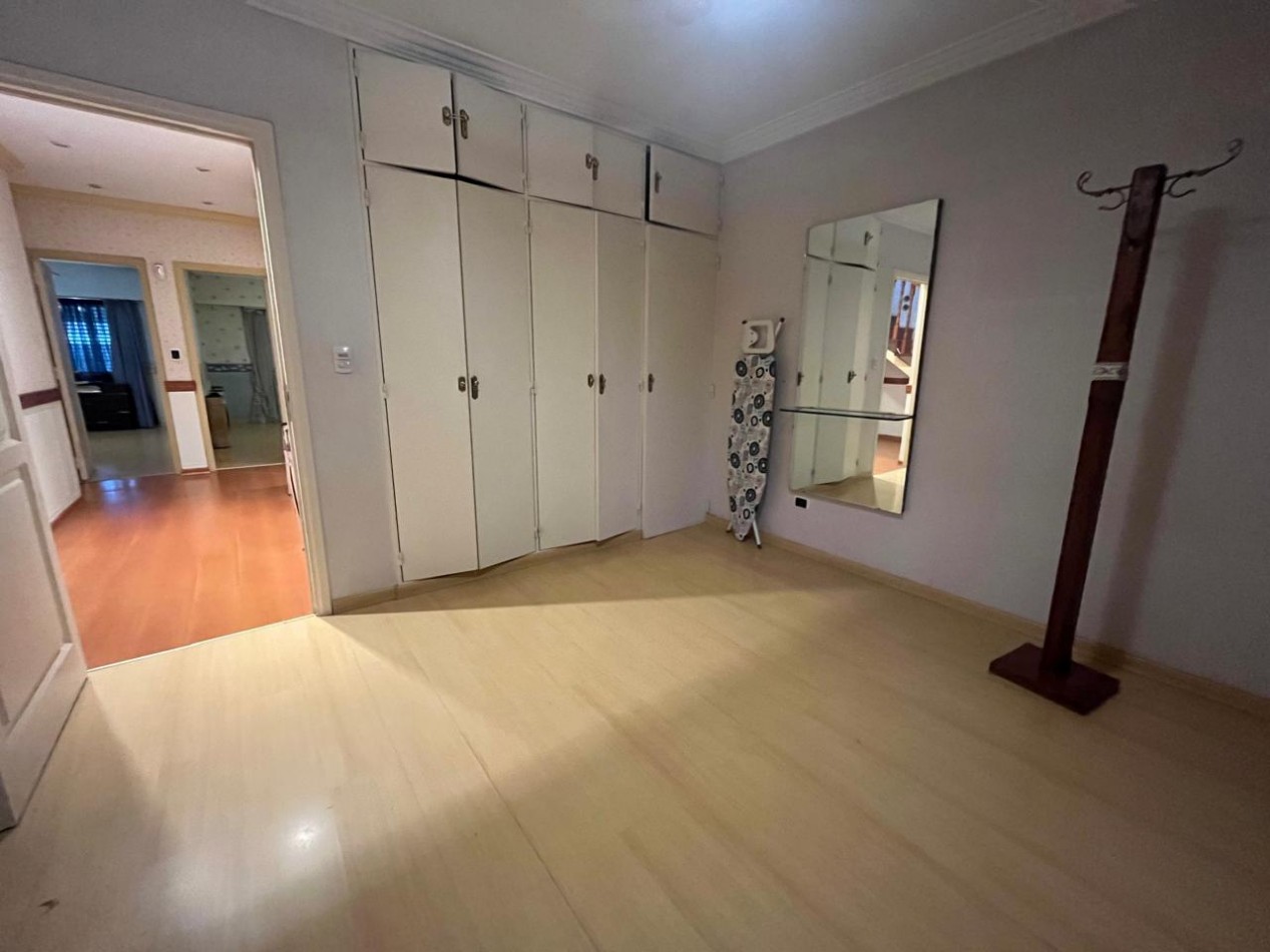 Chalet en Olivos: 6 ambiente en venta