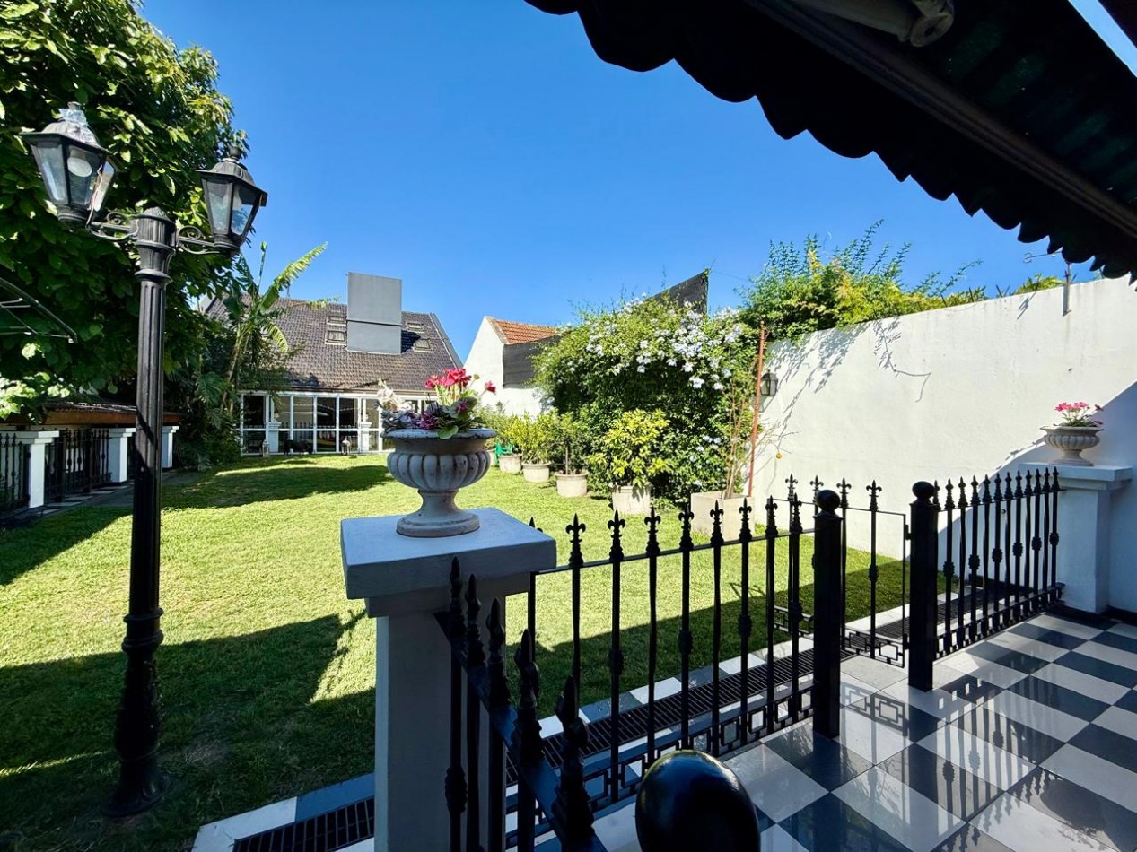 Chalet en Olivos: 6 ambiente en venta