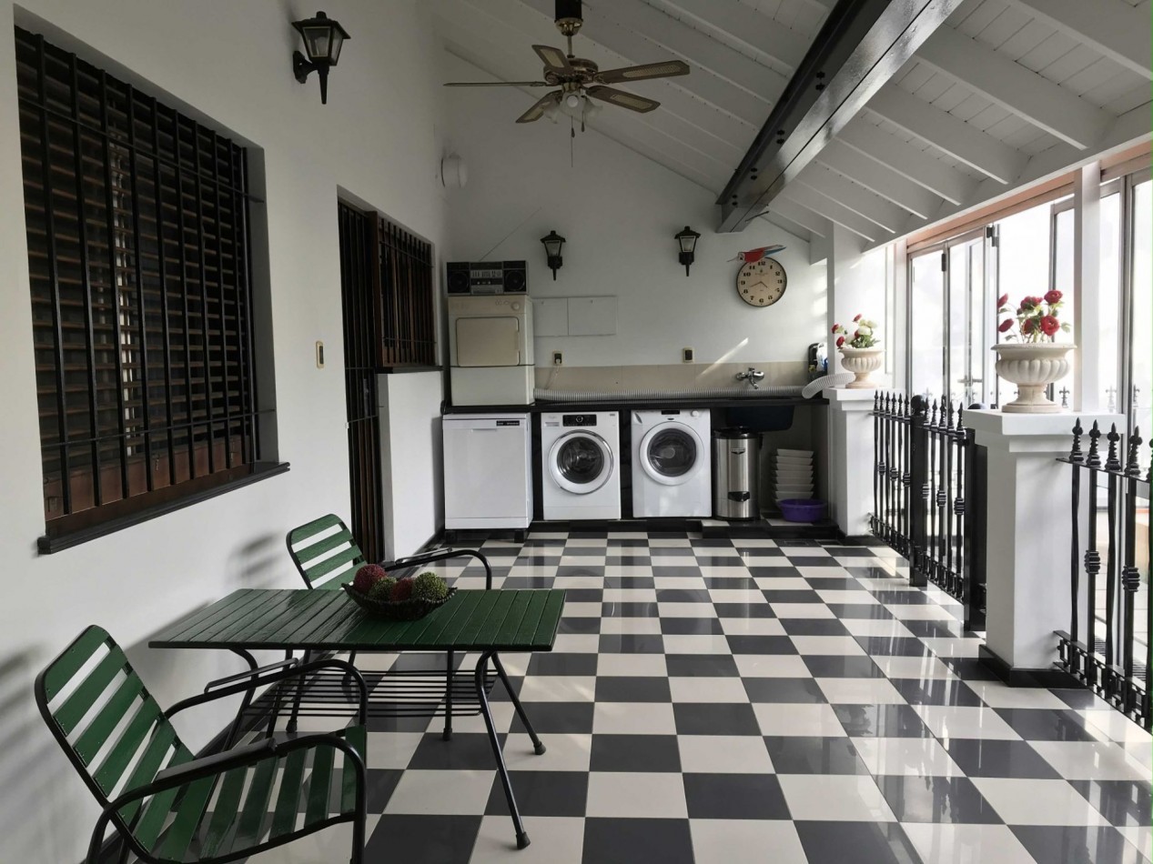 Chalet en Olivos: 6 ambiente en venta