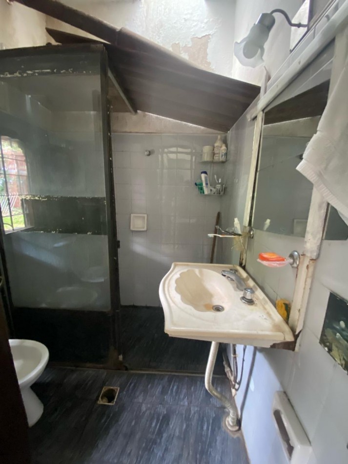 Casa en gran lote en Quilmes en venta