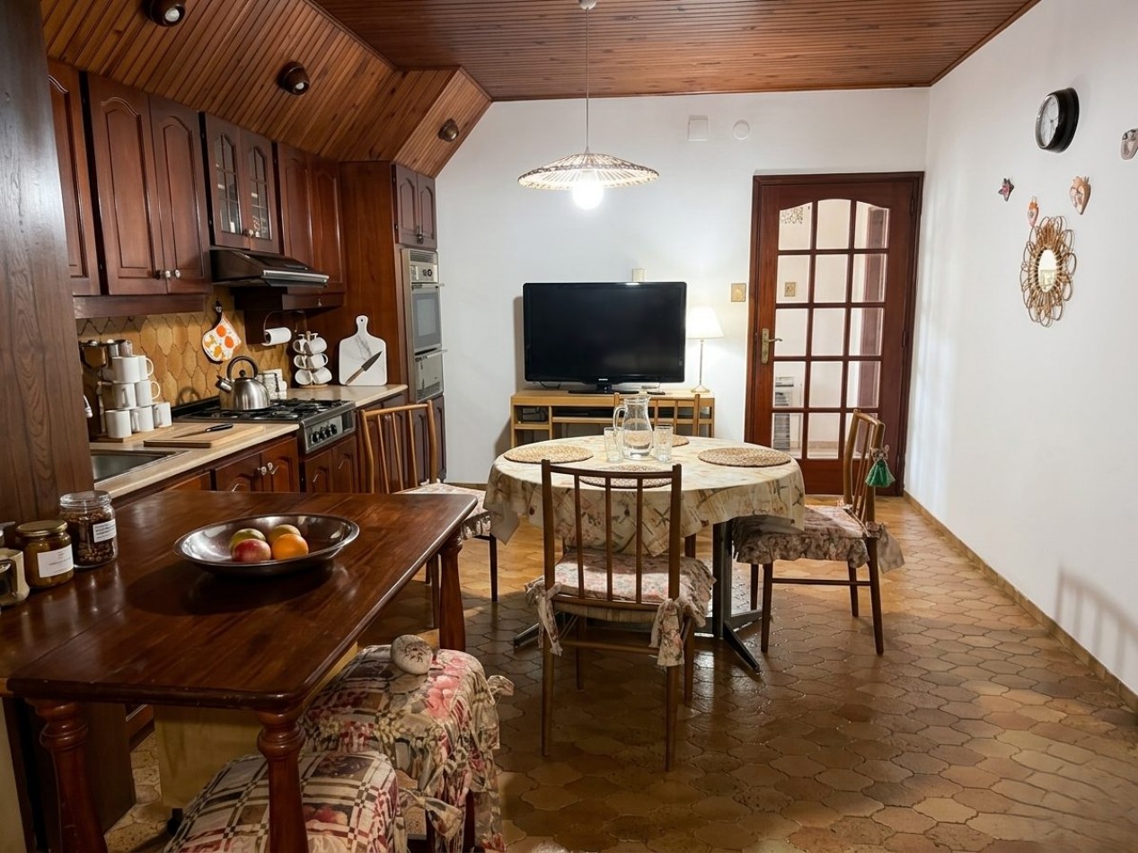 Casa de 6 ambientes Temperley en venta
