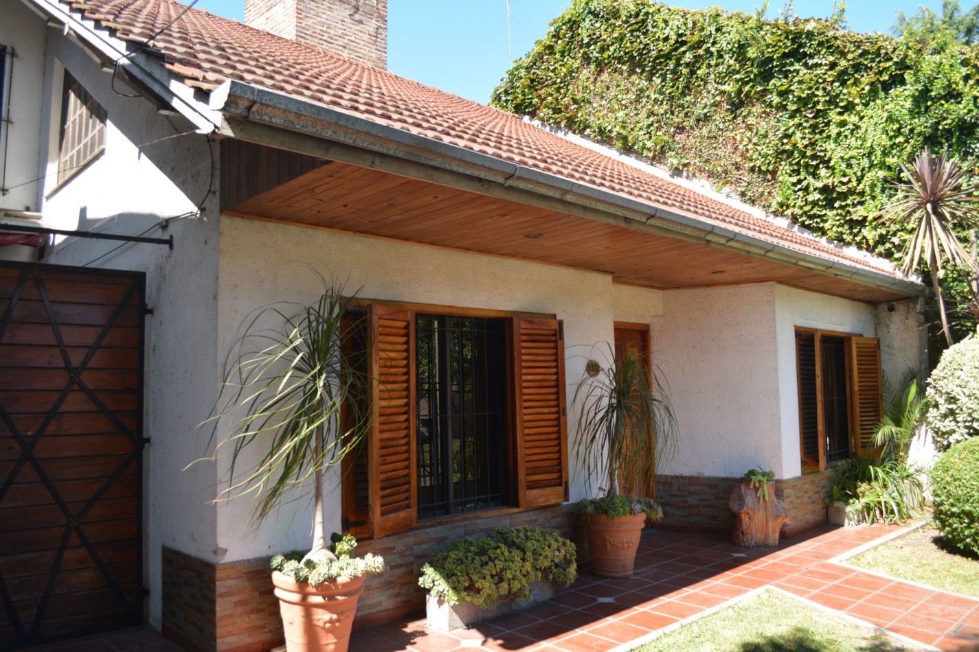 Casa de 5 ambientes Temperley en venta