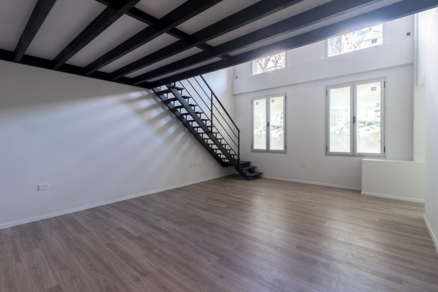 Loft en PB al frente Barracas en venta